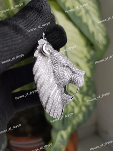 Colgante de Cabeza de León de Plata Hecho a Mano, Acabado Brillante de Plata de Lujo, Colgante de Animal de Plata Real - Product Image 3