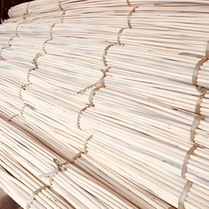 Varas de ratán natural con capa superior de piel, material de caña de manau de primera elección para aplicaciones de artesanía. - Product Image 2