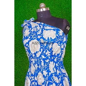 Robe midi multicolore florale 100 % coton, asymétrique à une épaule, pour femme, style décontracté, tendance et très vendue pour l'été - Product Image 4