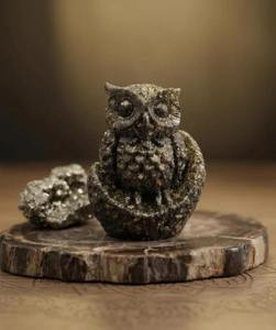 Pirámide de orgón de pirita original hecha a mano con diseño de búho lunar, generador de cristales metálicos para la suerte financiera y la manifestación de la riqueza, decoración. - Product Image 2