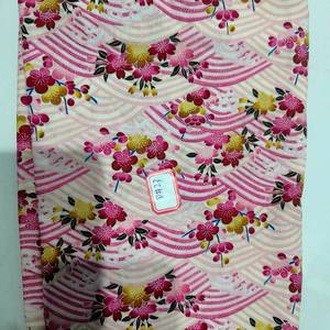 Une belle gamme d'impressions numériques colorées, nettes et magnifiques sur tissu en coton tissé, largeur 44 pouces, prêtes pour une expédition immédiate. - Product Image 2