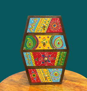 Mini commode en bois peinte à la main, colorée, faite à la main, organisateur de rangement décoratif, coffre de table pour la décoration intérieure - Product Image 3