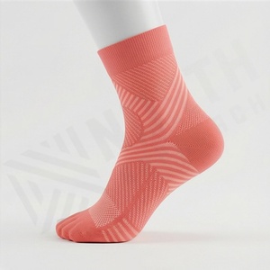 Coral 5 Toe Yoga <b>Socks</b> Ankle Length Geometric Pattern <b>Breathable</b> Spandex Polyester Athletic <b>Socks</b> for Women Summer Wear - Product Image 3