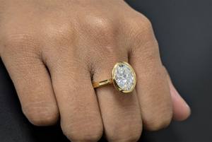 Bague de fiançailles solitaire en moissanite taille ovale de 3,15 carats, sertie de pierres, bijoux de mariage classiques pour femmes, or blanc massif 14 carats - Product Image 5