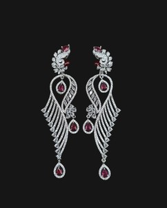 Pendientes de Araña Lucentarts con Forma de Flor y Piedras AD, de Latón Bañado en Rodio Plateado, Estilo Étnico, Joyería para Aniversario - Product Image 4