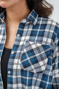 Chemise Unisexe en Coton Personnalisable de Haute Qualité pour Hommes et Femmes – Tenue de Travail Formelle ou Décontractée aux Couleurs Tendance (OEM) - Product Image 3