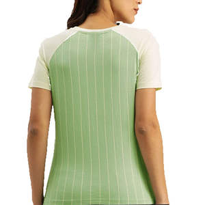 เสื้อยืดสตรีสไตล์สตรีทแวร์ระบายอากาศได้ดี ขายส่ง เสื้อยืดโอเวอร์ไซส์คลาสสิกสำหรับผู้หญิง เสื้อยืดลำลองหลวมๆสำหรับผู้หญิง - Product Image 4