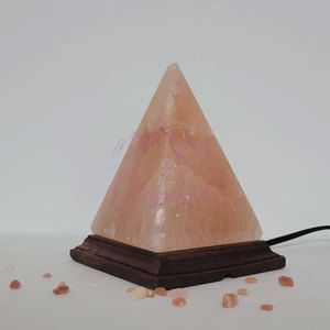 Lampe en sel de l'Himalaya en forme de pyramide, best-seller, 100 % naturelle, pour la décoration intérieure - Product Image 2