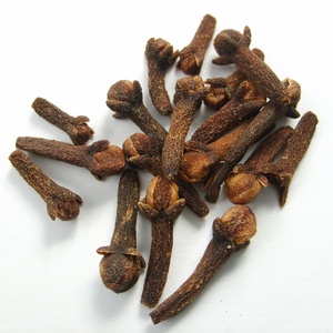 Collection d'épices entières authentiques de clous de girofle pour les achats en gros, offrant un arôme frais et une richesse d'épices naturelles de qualité supérieure - Product Image 3