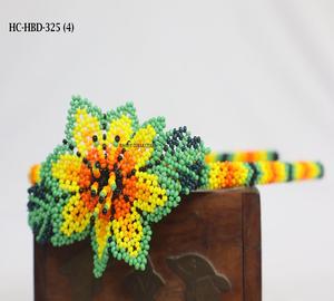 Diadema Artesanal de Cuentas con Flores para Mujer, Accesorio para el Cabello Multitono Hecho a Mano para Fiestas y Eventos Especiales - Product Image 4