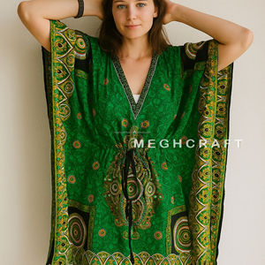 เดรสแม็กซี่คอวีพิมพ์ลายดอกไม้โบฮีเมียนขนาดพลัสไซส์เป็นมิตรกับสิ่งแวดล้อม - Product Image 3