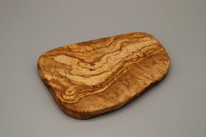 Tabla de cortar hecha a mano de madera de olivo, tabla de cocina para cortar, tabla de madera para servir queso y pan - Product Image 2