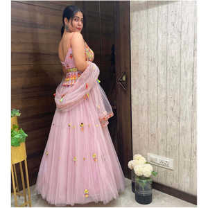 Conjunto elegante de ropa de fiesta para mujer de diseñador Lehenga Choli con hilo de trabajo - Product Image 4