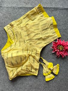 Blusa Acolchada de Algodón Puro Ikat Hecha a Mano con Espalda Abierta y Manga Larga con Latkan, Top para Saree, Venta al por Mayor - Product Image 3