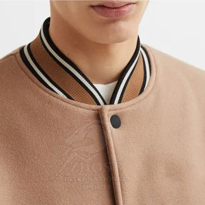 เสื้อแจ็คเก็ตเลตเตอร์แมนที่ใส่สบายและทนทานสำหรับสตรีทแวร์ เสื้อแจ็คเก็ตเลตเตอร์แมนลำลองที่สวมใส่สบาย เหมาะสำหรับการสวมใส่ในชีวิตประจำวัน - Product Image 3