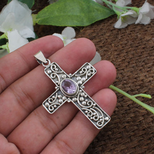 Vente en gros SHREE JAIPUR SILVER 925 Argent Sterling Breloques Croix en Onyx Noir Bijoux Vintage Faits à la Main Filigrane pour Femme 18 Pouces - Product Image 1