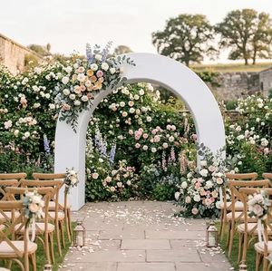 Arche de mariage en métal argenté, support de toile de fond incurvé avec draperies et décorations florales pour événements, cérémonies et présentations sur scène - Product Image 4