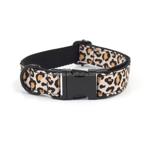 Accesorios Premium para mascotas <span class=keywords><strong>Collar</strong></span> de perro Estampado de leopardo Hebilla de metal negro Patrón de leopardo <span class=keywords><strong>Collar</strong></span> de perro y juego de correa para tiendas de mascotas - Product Image 2