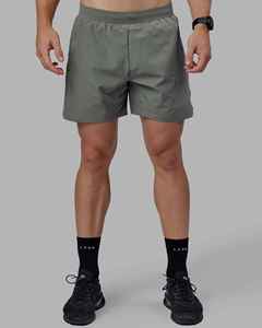 Shorts Bermuda pour Homme Gris Uni à Séchage Rapide avec Taille Élastique et Poches, Taille Moyenne, Style Sport Décontracté, Tissu 100% Polyester Tissé - Product Image 4