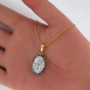 Collier pendentif ovale tendance en moissanite 5 carats, en argent 925 plaqué rhodium noir, idéal pour cadeau de mariage pour elle - Product Image 1