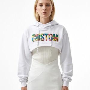 Sudaderas con Capucha Blancas Ultra-Cortadas Personalizadas para Mujer, Manga Larga, Emblema de Camuflaje, Estilo Casual, Moda Urbana, Fabricación OEM - Product Image 4
