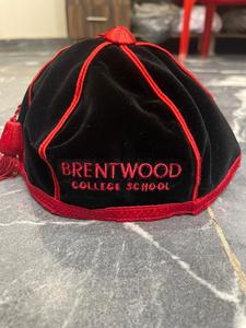 Casquette Premium en Velours Éponge Personnalisable avec Broderie de Lettres et Logo OEM – Vente en Gros, Snapback Unisexe Réglable pour Remise de Diplôme et Événements Académiques - Product Image 6