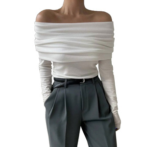 Sweat-shirt court à épaules dénudées pour femme, pull tendance à manches longues, haut décontracté à la mode pour un style urbain moderne - Product Image 3