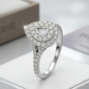 Anillo de oro macizo de 18 quilates con diamantes naturales, engaste en blanco, hombro dividido, corte pera, semimontura, halo de doble nivel para compromiso - Product Image 1