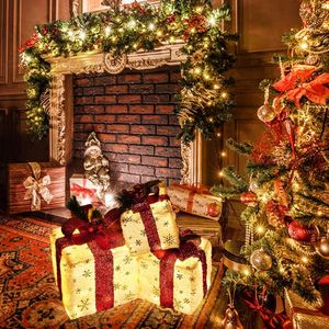 Set di 3 Scatole Regalo Illuminate a Forma di Fiocco di Neve Dorato, Decorazioni Natalizie Pre-Illuminate con 60 LED per Esterni, Funzionamento a Batteria - Product Image 2
