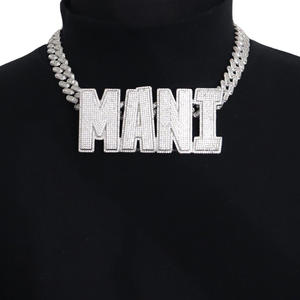 Colgante Hip Hop Personalizado de Moissanita VVS con Letra de Nombre en Baguette, Cadena de Eslabones Cubanos de Plata 925, Pasa Prueba de Diamante - Product Image 1
