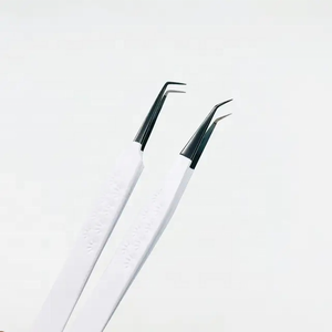 Pinzas Profesionales DANTRIC IMPLANTS T-026 de Acero Inoxidable a 90 Grados, Punta Puntiaguda, Negro Mate, Diseño Moderno para Cejas - Product Image 4