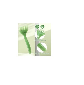 Peine de masaje de resina de lujo hecho a mano para un cuidado suave del cabello y una rutina cómoda de masaje del cuero cabelludo - Product Image 1