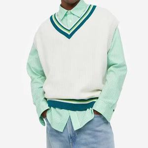 Nouvelle Arrivée OEM 2026 – Gilet Pull sans Manches Tricoté pour Homme, Col en V, Bordure Rayée Blanc-Vert, Vêtement de Printemps – Vente en Gros - Product Image 1