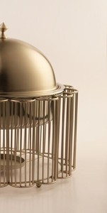 Plat à chafing dish de luxe en maille dorée avec couvercle en dôme rond en acier inoxydable, chauffe-soupe pour mariages et décorations au Moyen-Orient - Product Image 5