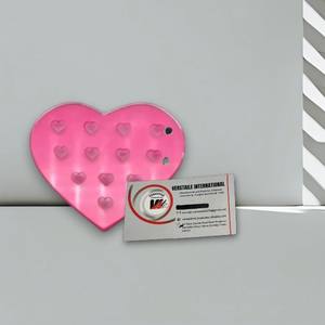 Paleta Magnética de Acero Inoxidable para Extensiones de Pestañas, Diseño Cuadrado con Diamantes Sólidos y Corazón Rosa, Marca Privada - Product Image 3