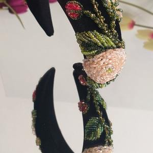 Élastiques à Cheveux Tendance Faits Main de Haute Qualité pour Femmes et Enfants – Mode Multicolore Brodés et Perlés - Product Image 3