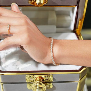 Bracelet tennis en or 10 carats avec diamants de laboratoire ronds brillants DEF VS VVS, prix avantageux - Product Image 1