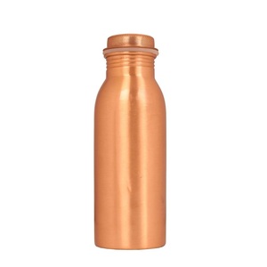 Botella de Agua de Cobre Artesanal con Hoyuelos, 100% Cobre Puro, para Bienestar, Venta al Por Mayor - Product Image 2
