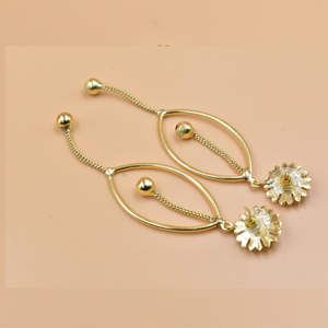 Pendientes de latón chapados en oro estilo Kashmiri, largos y llamativos, para uso festivo y regalos. - Product Image 4