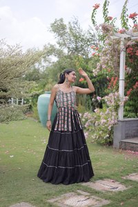 Lehenga Choli Tradicional Negro con Bordado Colorido para Mujer, Vestido de Algodón Largo hasta el Suelo, Estilo India Pakistán, para Bodas - Product Image 2