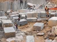 Blocs de granit noir Galaxy directement provenant de la carrière indienne