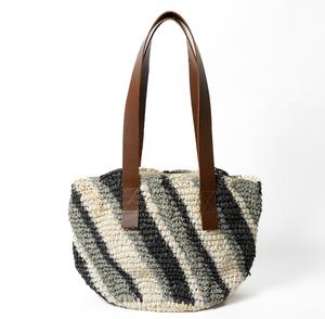 Bolso Tote de Rafia Hecho a Mano para Mujer, Tendencia 2026, con Asa de Cuero, Ecológico, para Playa, Viajes y Compras de Verano - Product Image 1