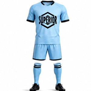Conjunto de Camiseta y Pantalones Cortos de Fútbol Premium Diseñado para Atletas Competitivos con Tecnología de Control de Humedad - Product Image 1