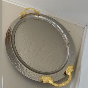 Ensemble de plateaux de service ronds en métal, finition polie faite à la main, design moderne pour la salle à manger et la décoration - Product Image 3