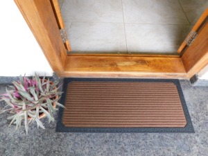 Tapis de porte extérieur antidérapant DIAMOND DESIGN GREEKY MAT 45x100cm pour entrée principale - Product Image 3