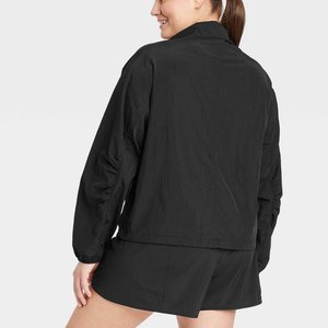 Ensemble de survêtement unisexe décontracté en nylon mi-lourd avec short et veste coupe-vent - Product Image 3