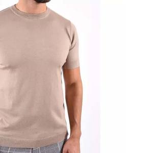เสื้อยืดแขนสั้นคอกลมสีเบจสำหรับผู้ชาย ทรงเข้ารูป สไตล์ลำลอง สีพื้น ผ้าฝ้ายเจอร์ซีย์ ระบายอากาศได้ดี - Product Image 5