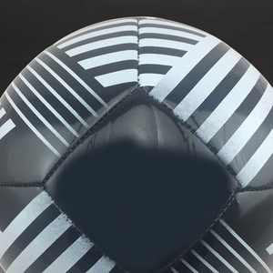 Ballons de sport en PVC de haute qualité pour adultes, tailles 4 et 5, en cuir noir, équipement de course, ballons de football pour des buts parfaits - Product Image 3