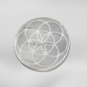 Shree Yantra Selenite ที่แกะสลักตามธรรมชาติ100% พร้อมสัญลักษณ์ดอกไม้ของขวัญที่ดีที่สุดสำหรับการรักษางานฝีมือคริสตัลขนาด3นิ้ว - Product Image 5