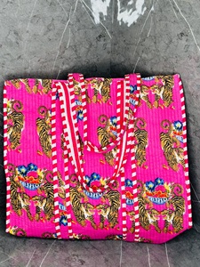 Bolso Tote de Algodón Acolchado Hecho a Mano con Estampado de Tigre |   Bolsas de Uso Diario con Estampado Animal Decorativo |   Bolso de hombro para mujer - Product Image 4